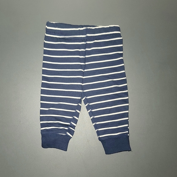 (6 mos) Carter's Shark Hoodie Sweatsuit - Picture 8 of 9